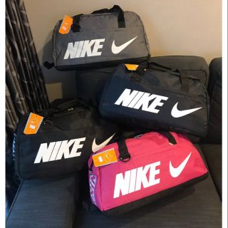 NIKE TRAVEL BAG กระเป๋าเดินทางสะพายสไตล์ Sport