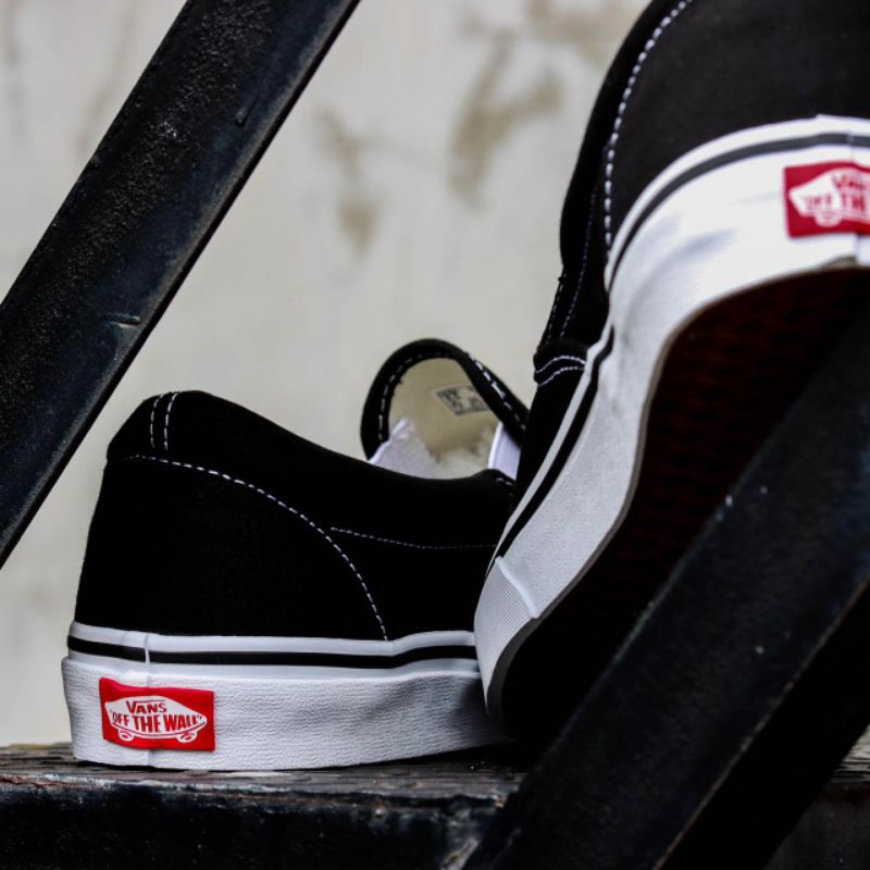 ราคาพิเศษ-vans-รองเท้าสลิปออนคลาสสิกสีดําสีขาว