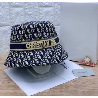 หมวก​ Christian Dior​