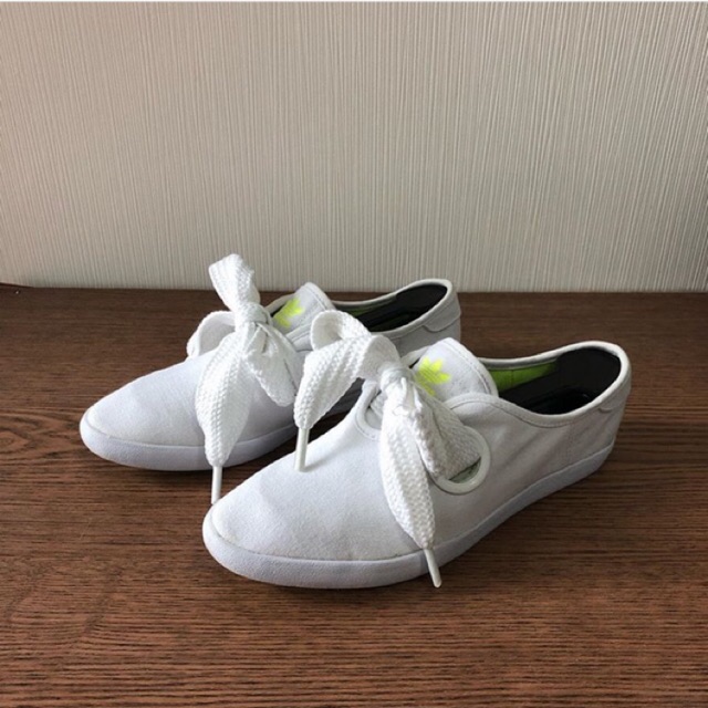 Adidas relace low outlet
