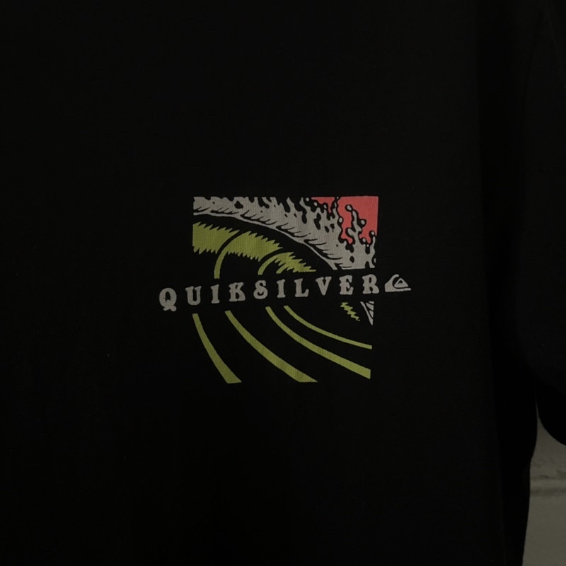 quiksilver-เสื้อยืดมือสองของแท้-พร้อมส่ง