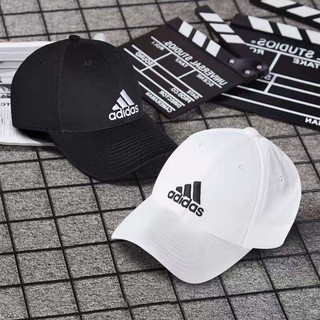 สินค้า อาดิดาส หมวกแฟชั่น หมวกผ้าฝ้าย สีทึบหมวกเบสบอลหมวกกลางแจ้งหมวกบังแดด Adidas Unisex Hat