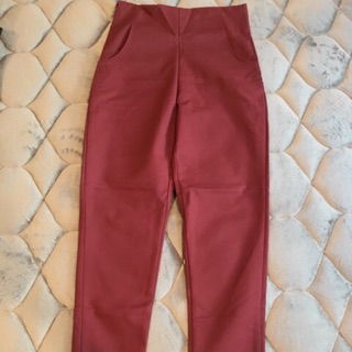 กางเกงขายาวสีแดง มีกระเป๋า 2 ข้าง ใส่ทำงาน เอวสูง25 สพ33 ยาว38