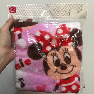 Sale‼️ ผ้าขนหนู / ผ้าเช็ดผม Minnie จาก Disney store