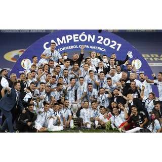 โปสเตอร์ อาเจนติน่า Argentina champions แชมป์ โคปา 2020 2021 poster ฟุตบอล Football โปสเตอร์ฟุตบอล ตกแต่งผนัง รูปติดห้อง