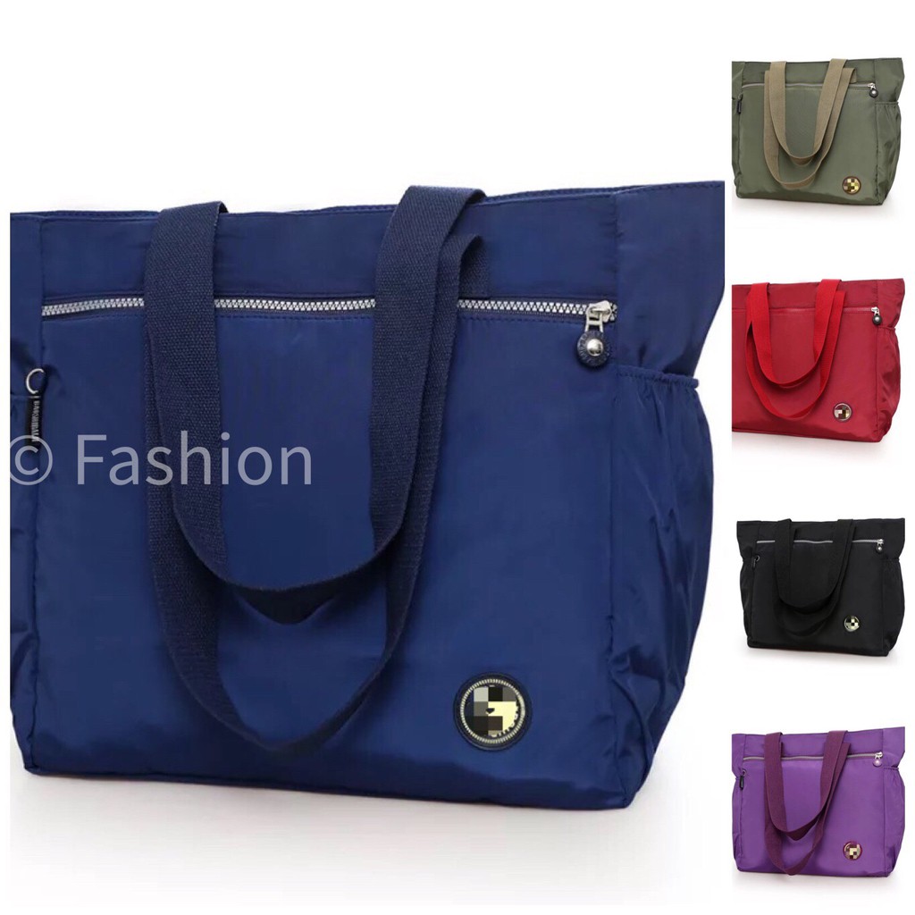 ภาพหน้าปกสินค้าFashion handbag กระเป๋าสะพายขนาดใหญ่ กระเป๋า duffle