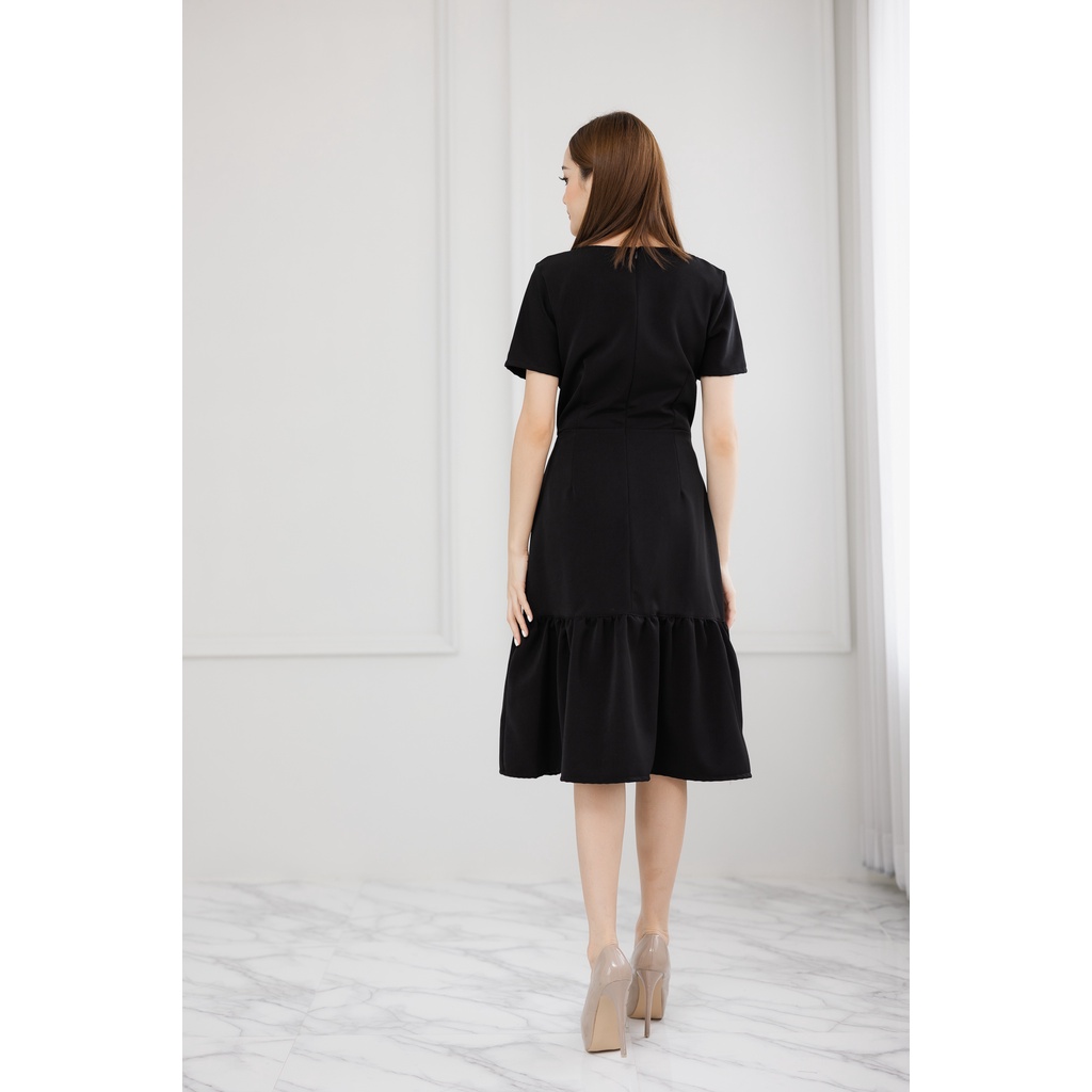 teesbrand-ชุดทำงานสีดำ-p1243-ทรงหางปลา-คอกลม-แขนสั้น