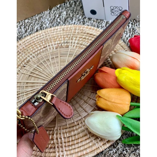 กระเป๋า-coach-small-wristlet-in-colorblock-signature-32445-แท้-ส่งฟรี