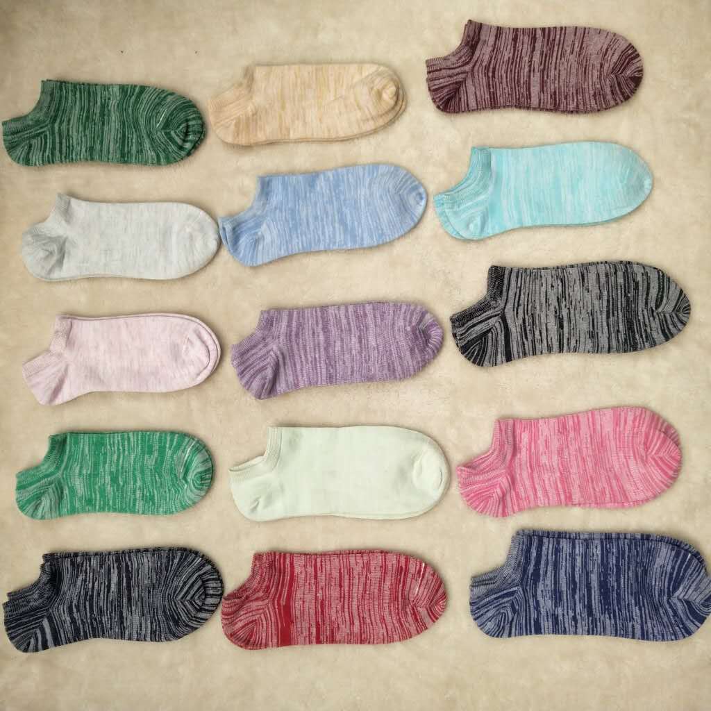 ภาพหน้าปกสินค้าถุงเท้าญี่ปุ่น ข้อสั้น สีพาสเทล ใส่ได้ทั้งหญิง-ชาย พร้อมส่ง