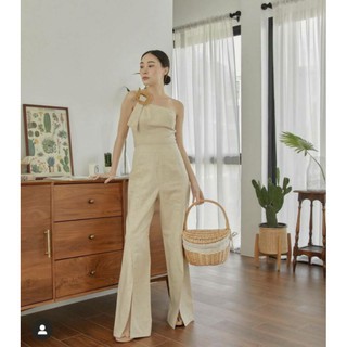 AREEYA made in korea:   Setเสื้อไหล่เดียว สายแต่งด้วยหัวเข็มขัดลายไม่ มาคู่กับ กางเกงขายาวเอวสูงกางเกงผ่าหน้า