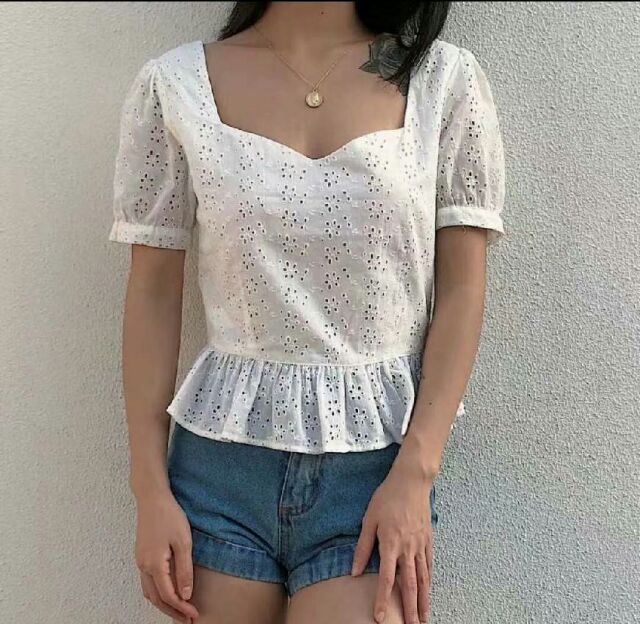 new-in-barbie-lace-top-สินค้านำเข้า-พร้อมส่ง-เสื้อคอวีแขนตุ๊กตา