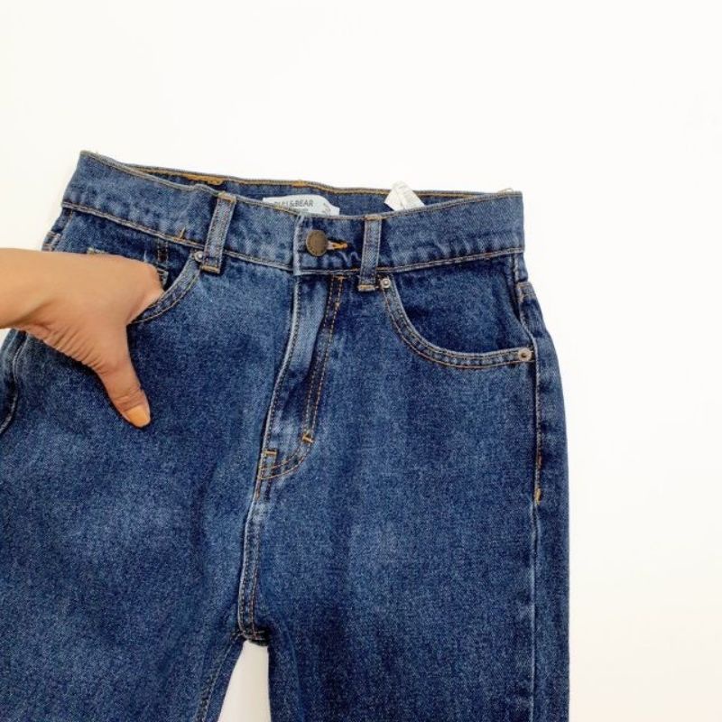 กางเกงยีนส์เอวสูง-pull-amp-bear-mom-jeans-สีเข้ม-ทรงมัม