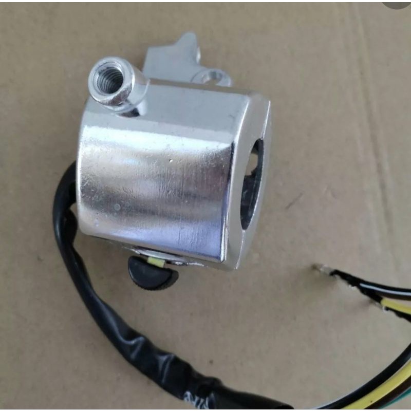 สวิทช์แฮนด์-honda-c700-c900-ด้านขวา-4-สาย-อะไหล่มาตรฐาน-ใช้ทดแทนของเดิม