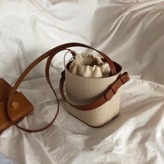 พร้อมส่ง!!!!!!! icy bucket bag มีมา2สาย สายคล้องแขน และสายสะพายยาว สไตล์เกาหลีอะเน้าะ 🚩 size : 16.5x17x10