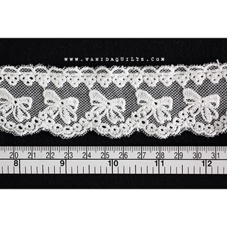 เทปผ้าลูกไม้คอตตอนสีขาว กว้าง 3.5 cm จำนวน 1 หลา ลูกไม้ตาข่ายโปร่งฉลุลายโบว์ แบบ B - DIY Cotton Tape (รหัส zjj0069)