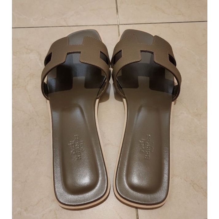 ใหม่-hermes-oran-sandal-ของเเท้-size-40-สี-etoupe-หนัง-epsom-หายากมากกกกกก-ของเเท้