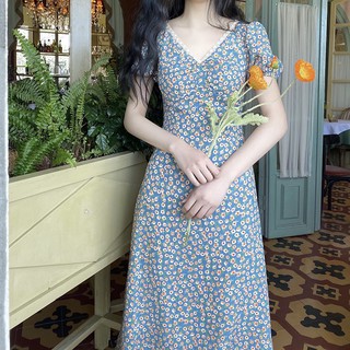 รูปภาพขนาดย่อของSweet ชุดเดรสยาวลายดอก พร้อมส่ง สีฟ้าครามแนวสาวเกาหลี เดรสกระโปรงทรงยาวเลยหัวเข่า ผ้านิ่ม รุ่น 111ลองเช็คราคา