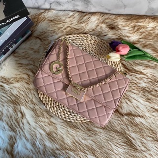 กระเป๋า G BY GUESS TYLAR QUILTED CROSSBODY  สีขมพู