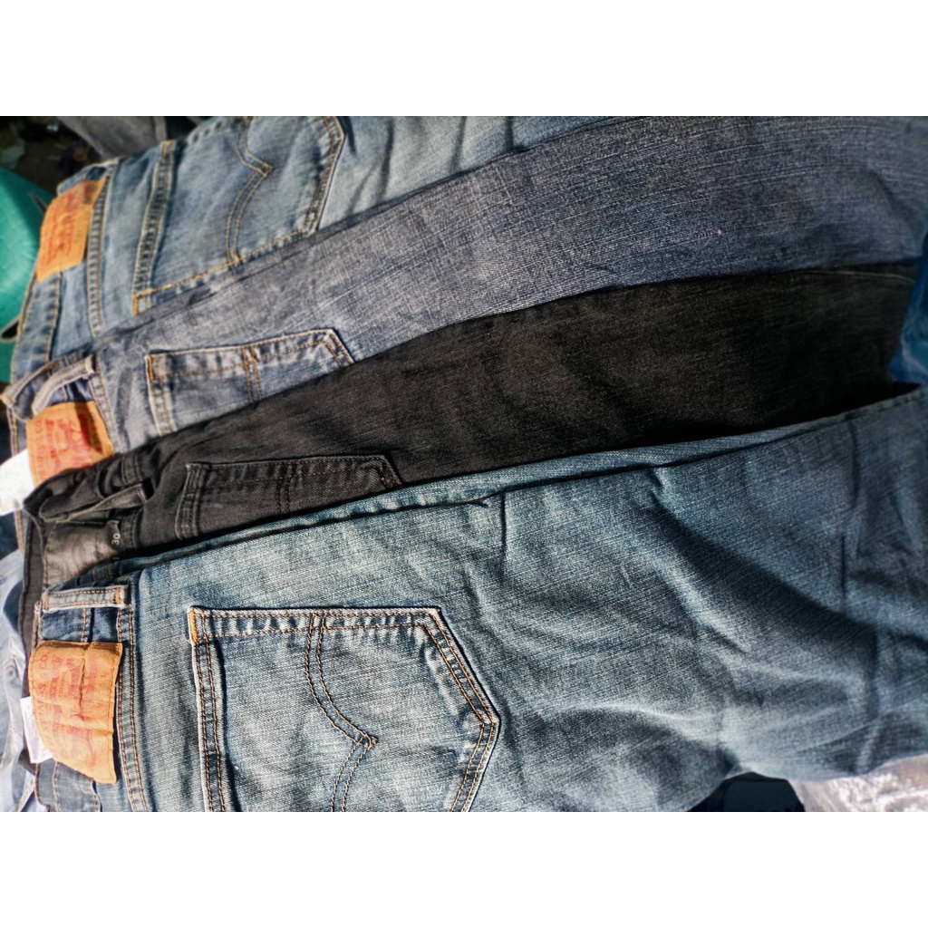 ภาพหน้าปกสินค้ากางเกงยีนส์ขายาวผู้ชายมือสอง ขายาว งานแบรนด์แท้ Wrangler-Lee-Levi"และอีกหลายยี่ห้อรวมแบรนด์ US"งานแท้สภาพดี