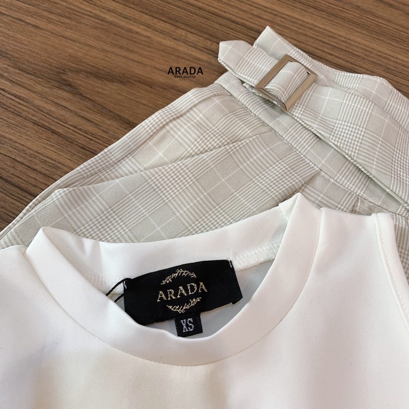 เซตเสื้อกล้ามสีขาว-กางเกงขายาวสีครีม-label-arada