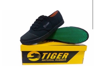 ภาพขนาดย่อของภาพหน้าปกสินค้ารองเท้านักเรียนชาย Tiger พื้นยางดิบ ทน  เก็บเงินปลายทาง จากร้าน jp_sports บน Shopee ภาพที่ 3