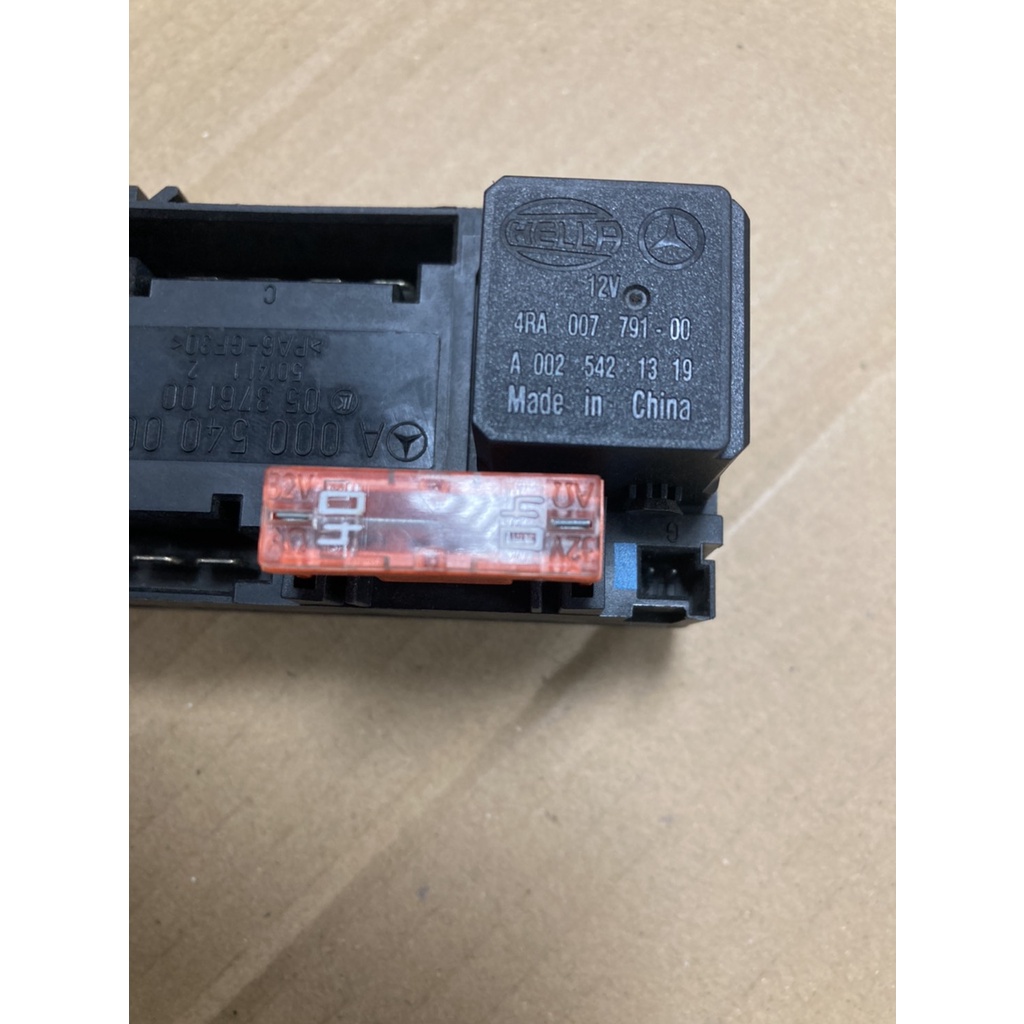 105-a000-540-00-72-กล่องฟิวส์รีเลย์k40-w202-c-class-2016-2018-เบิกศูนย์-เบนซ์-mbgs