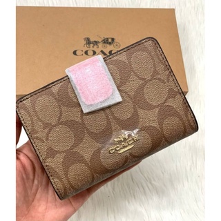 COACH MEDIUM CORNER ZIP WALLET IN SIGNATURE CANVAS ((53562))