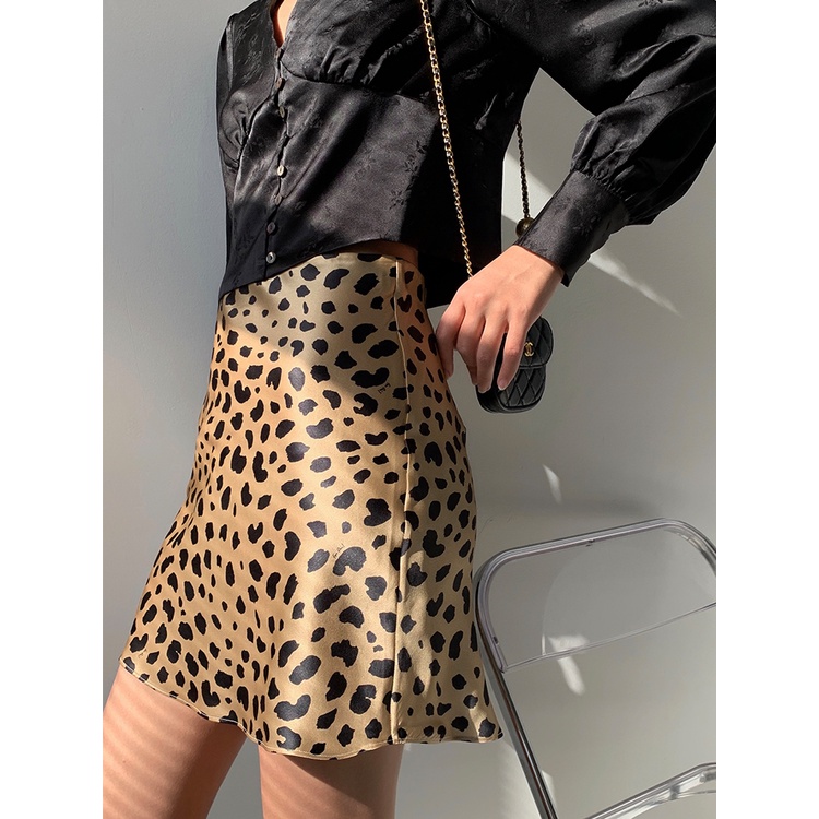 ภาพหน้าปกสินค้าLeopard mini skirt   กระโปรงลายเสือ สั้น สไตล์ฝรั่ง _Gioia.991 ( gii321 )