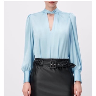 Zara เสื้อเชิ้ต คอปก ทรงหลวม แบบบาง ประดับโบว์ แฟชั่นฤดูใบไม้ผลิ 2492056เสื้อเบลาส์