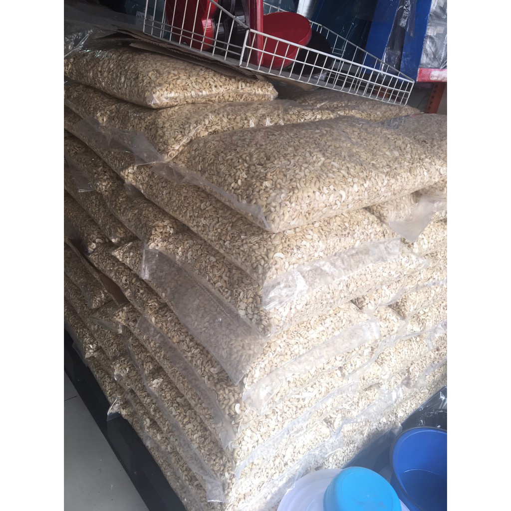ภาพสินค้าเม็ดมะม่วงหิมพานต์ เกรดป่นดิบ (Raw Meal CashewNuts) 1 kg จากร้าน cashewsfactory บน Shopee ภาพที่ 5