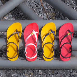 ภาพหน้าปกสินค้าSale‼️รองเท้ารัดส้น/พื้นนิ่ม ใส่สบาย  รองเท้าคีบรัดส้น 💃🏻✨ ผู้หญิง (RED) (Yellow) ที่เกี่ยวข้อง