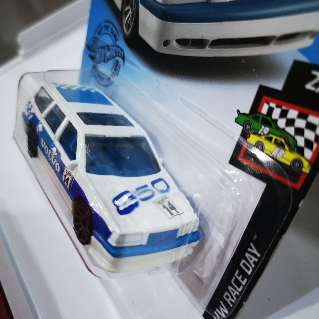 โมเดลรถ-รถเหล็ก-รถเหล็กของเล่น-hotwheels-volvo-850-estate-รถสะสม