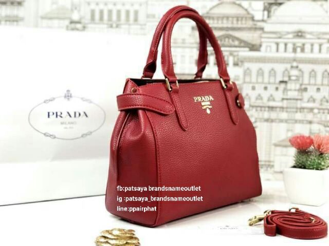 pradaเเท้-premium-gifts-จากเคาร์เตอร์เครื่องสำอางค์-กระเป๋าถือหรือสะพายอเนกประสงค์