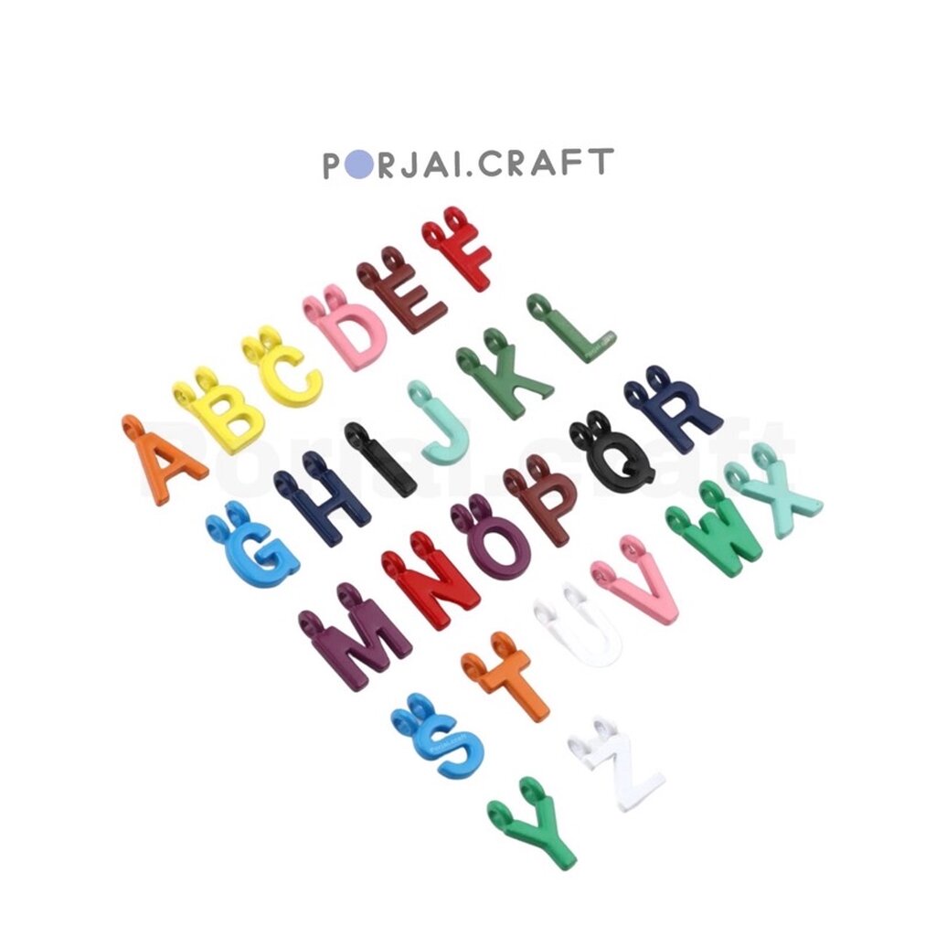 ภาพหน้าปกสินค้าจี้ตัวอักษร Alloy Alphabet pendants 14mm จากร้าน porjai.craft บน Shopee