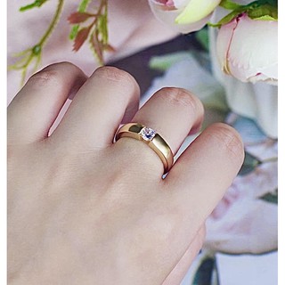 ภาพขนาดย่อของภาพหน้าปกสินค้าแหวนเพชร แหวนสแตนเลส แหวนปลอกมีด แหวนไทเทเนียม แหวนเกลี้ยง แหวนชุปโรเดียม สีเงิน-สีทอง 0.3 mm ไม่ลอกไม่ดำ จากร้าน yimyim.shop บน Shopee