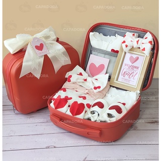 ⭐(พรีออเดอร์)⭐ BB01-11 ชุดเซ็ตของขวัญเด็กแรกเกิด - 1ขวบครึ่ง ของขวัญเยี่ยมคลอด เซ็ตเดรสกระโปรงเด็ก โทนสีแดงลายหัวใจ