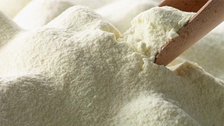 ภาพขนาดย่อของภาพหน้าปกสินค้าDairy Rich instant full cream milk powder นมผงสำหรับเบเกอรี่ น้ำหนัก 1000g 189 THB จากร้าน yuan_sup บน Shopee ภาพที่ 3