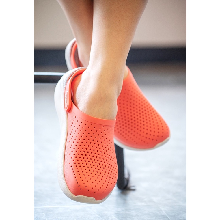 ภาพหน้าปกสินค้ารองเท้า​ Crocs LiteRide Clog​ สีใหม่สวยมากแม่​ ใส่ละเข้ากับทุกชุด​ สีใหม่ละมุน​นี จากร้าน khong_kaidee บน Shopee