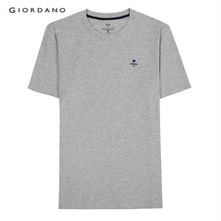 ภาพหน้าปกสินค้าGIORDANO เสื้อยืดผู้ชาย คอกลม - Men\'s Classic Man Tees 01020201 ที่เกี่ยวข้อง