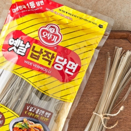 ภาพสินค้าพร้อมส่งทุกวัน   วุ้นเส้นเกาหลี แบบแบน ตราโอโตกิ Ottogi Korean Wide Vermicelli glass noodle/ Dangmyun ขนาด 100/ 400g จากร้าน korean_imported_store บน Shopee ภาพที่ 6