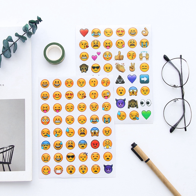 ภาพหน้าปกสินค้าสติ๊กเกอร์ลาย emoji 4 แผ่น/ชุด จากร้าน mohamm.th บน Shopee