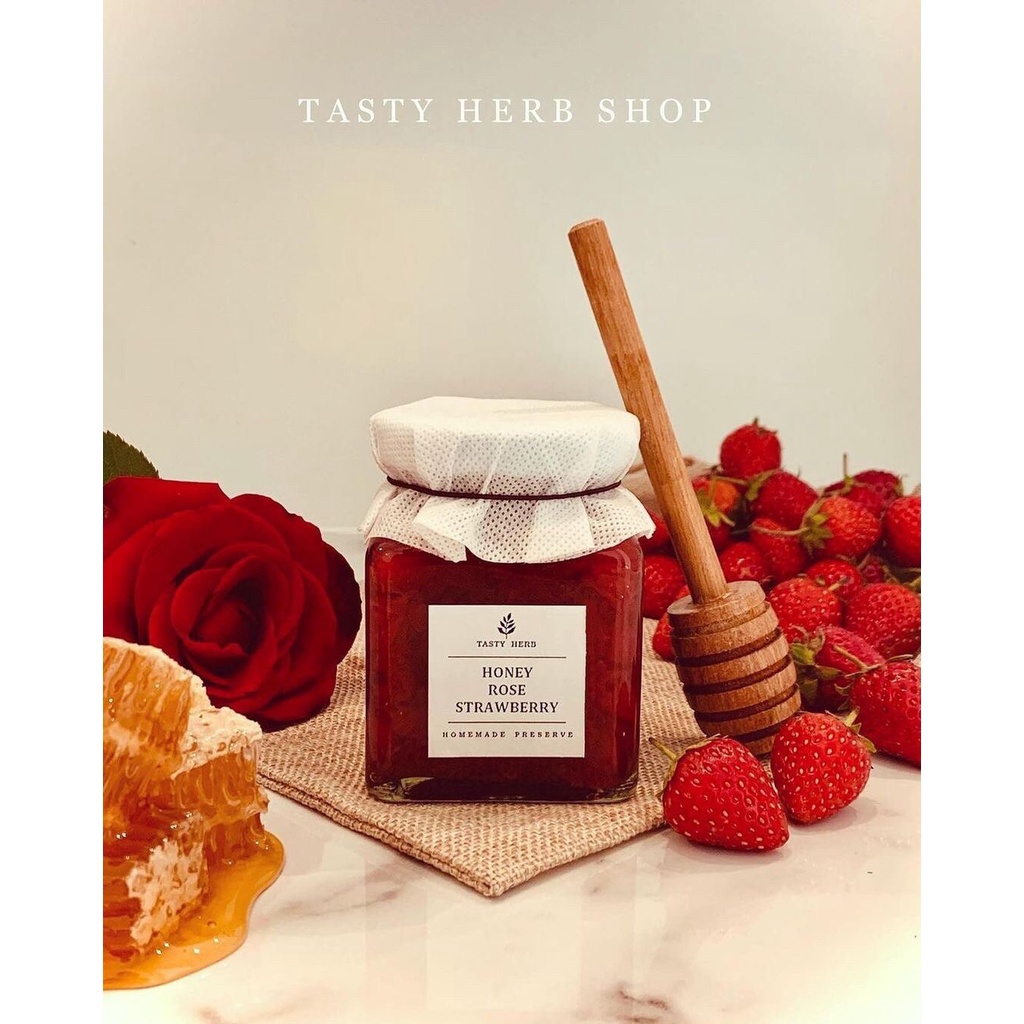 ภาพหน้าปกสินค้าแยมผลไม้ Tasty Herb รสน้ำผึ้ง กุหลาบ สตรอเบอร์รี่ (Honey Rose Strawberry)