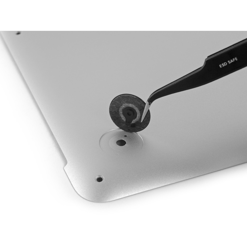 ภาพหน้าปกสินค้าBottom Case Rubber feet MacBook Air Pro ปุ่มรองฐานเครื่องแมคบุ๊ค เคสยางสีดำ 1ชุด 4 ชิ้น พร้อมส่งค่ะ จากร้าน cyberbatt บน Shopee