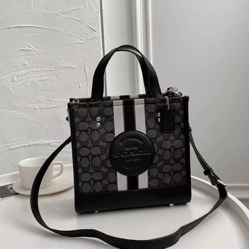 coach-dempsey-tote-22-in-signature-jacquard-with-stripe-and-coach-patchh