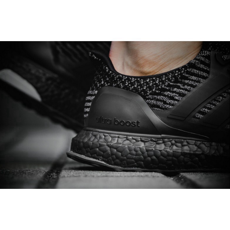 adidas-ultra-boost-triple-black-all-black-all-3-0-รองเท้าผ้าใบสีดำสีดำ