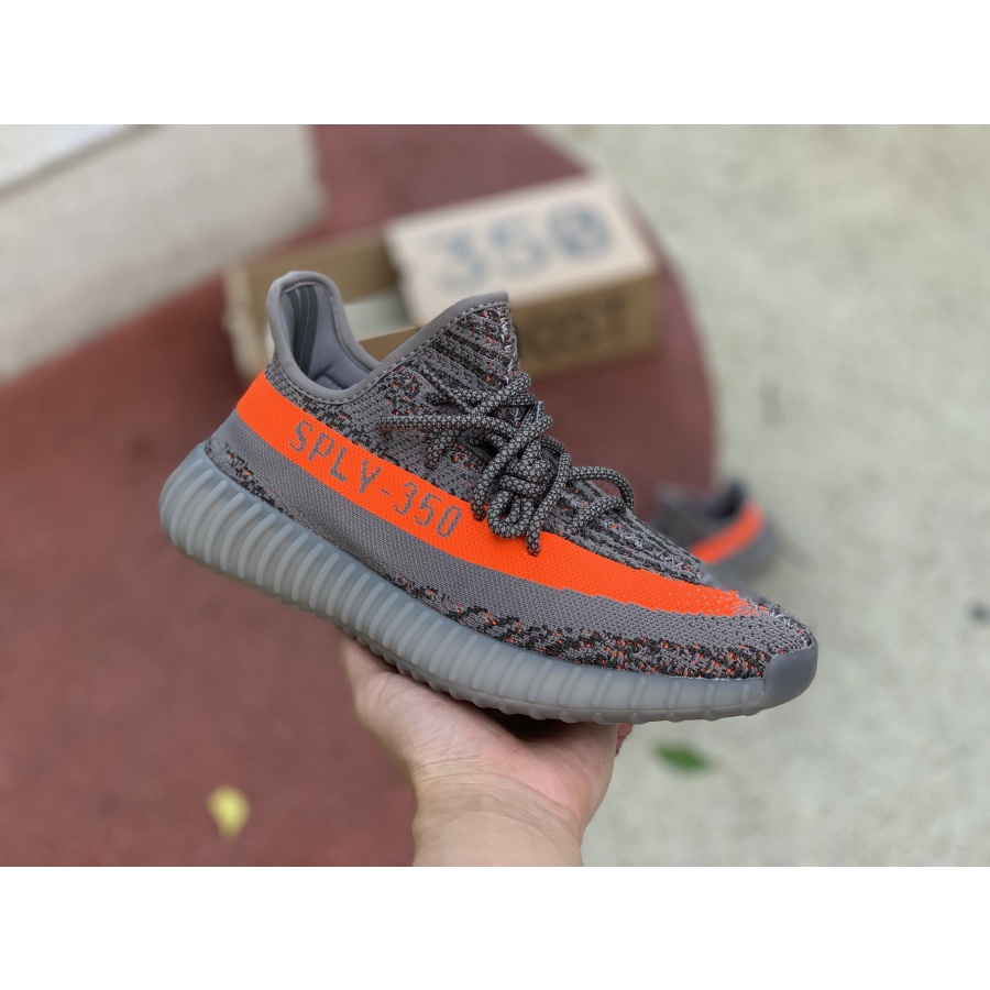 Yeezy gris cheap con naranja