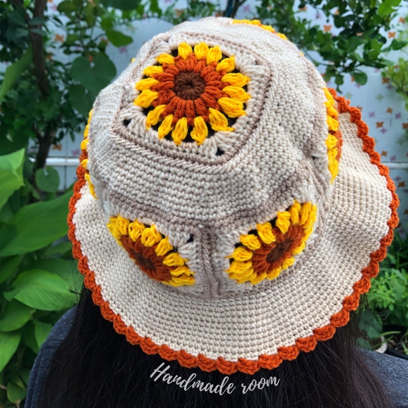 sunflower-buckethat