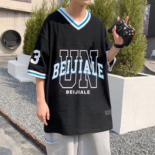 เสื้อยืดแขนสั้นลําลอง คอวี พิมพ์ลายตัวอักษร ทรงหลวม เข้ากับทุกการแต่งกาย แฟชั่นฤดูร้อน สไตล์อเมริกัน สําหรับผู้ชาย และผู