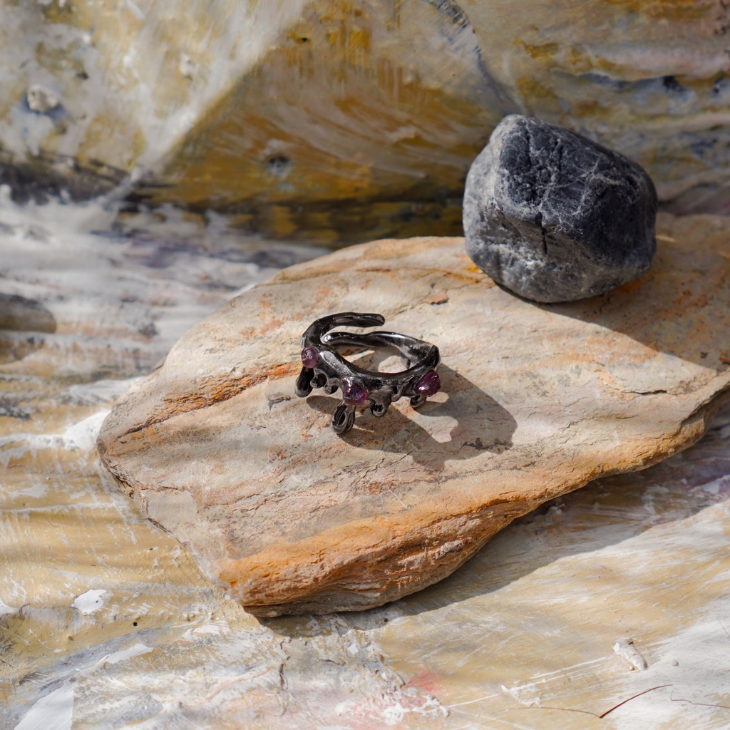 เครื่องประดับ Rock Me Jewelry รุ่น Tiny Stone Lava Ring แหวน ทองเหลือง ...