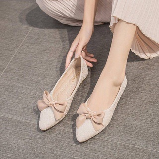 ภาพหน้าปกสินค้ารองเท้าหุ้มส้น รองเท้าคัชชู รองเท้าผู้หญิงแบน2021ฤดูใบไม้ผลิและฤดูใบไม้ร่วงใหม่แหลมนิ้วเท้าต่ำปากโบว์รองเท้า Fairy Style ที่เกี่ยวข้อง